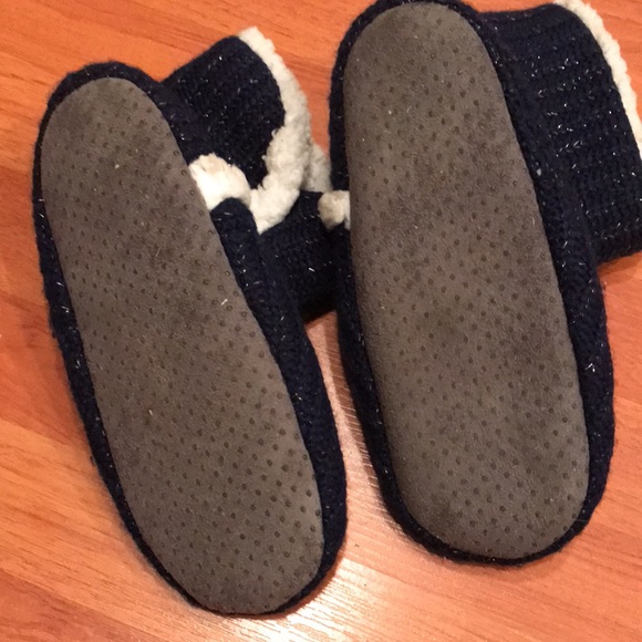 Warm cozy slippers - Picture 2 of 5